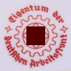 Emblem vom Amt Schönheit der Arbeit auf Porzellan